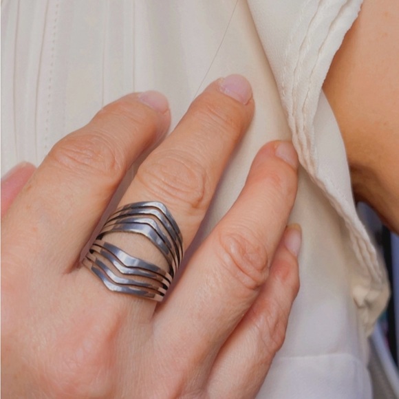 NWT Silver Stainless Steel Ring, Unisex Geometric Laser Cut Pattern Size 9 - Picture 10 of 16